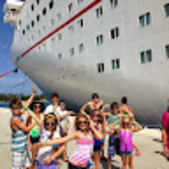 Meet your Posher, Shelly - Picture 1 of 1